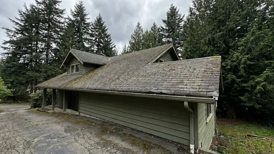 7 Warning Signs You Need a New Roof in Washington